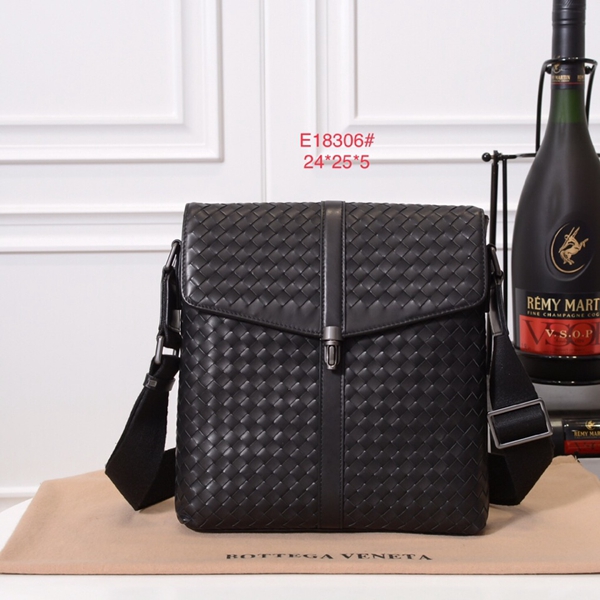 ボッテガヴェネタバッグ正面デザイン